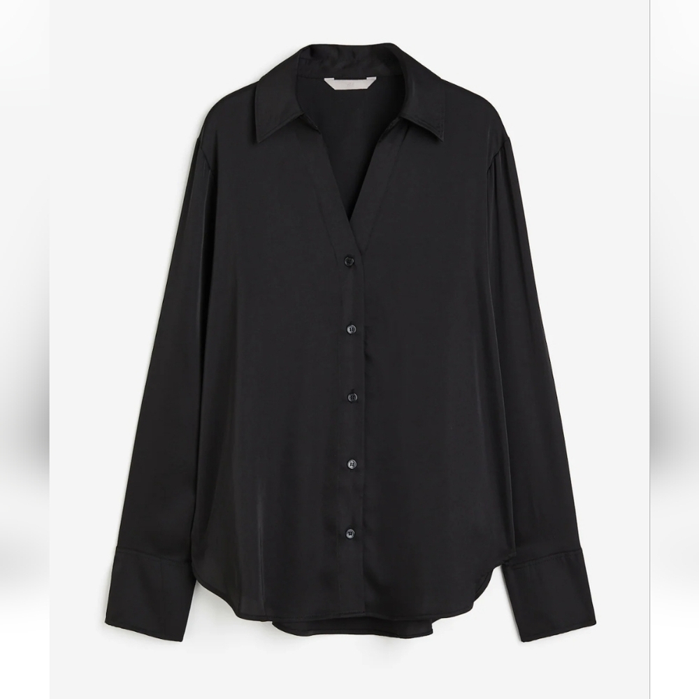 V-Neck Blouse H&M New With Tag Size Are Sold Out